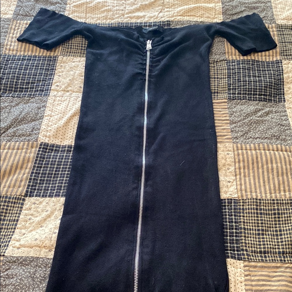 Forever 21 Black Off-Shoulder Bodycon Mini Dress
